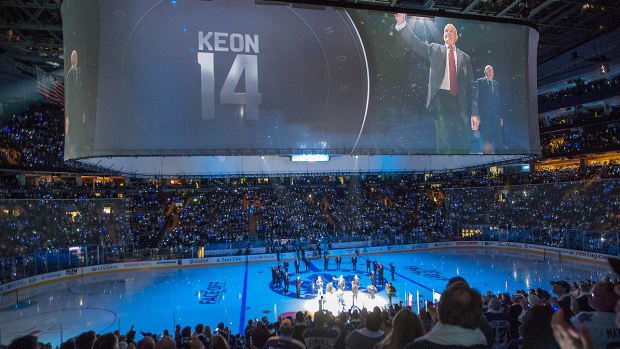 toronto-maple-leafs-dave-keon-number-retired.jpg
